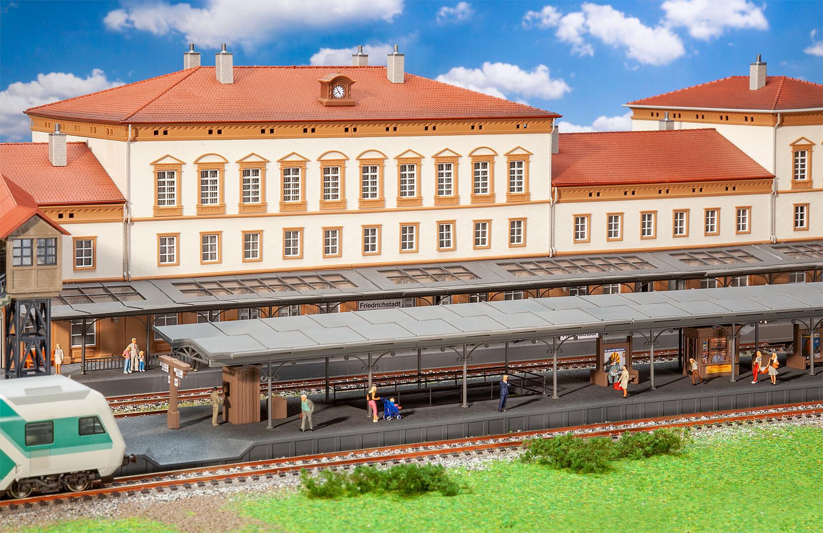 【年末年始SALE】プラットホーム Friedrichstadt