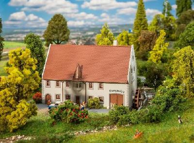 水車を備えた製粉所